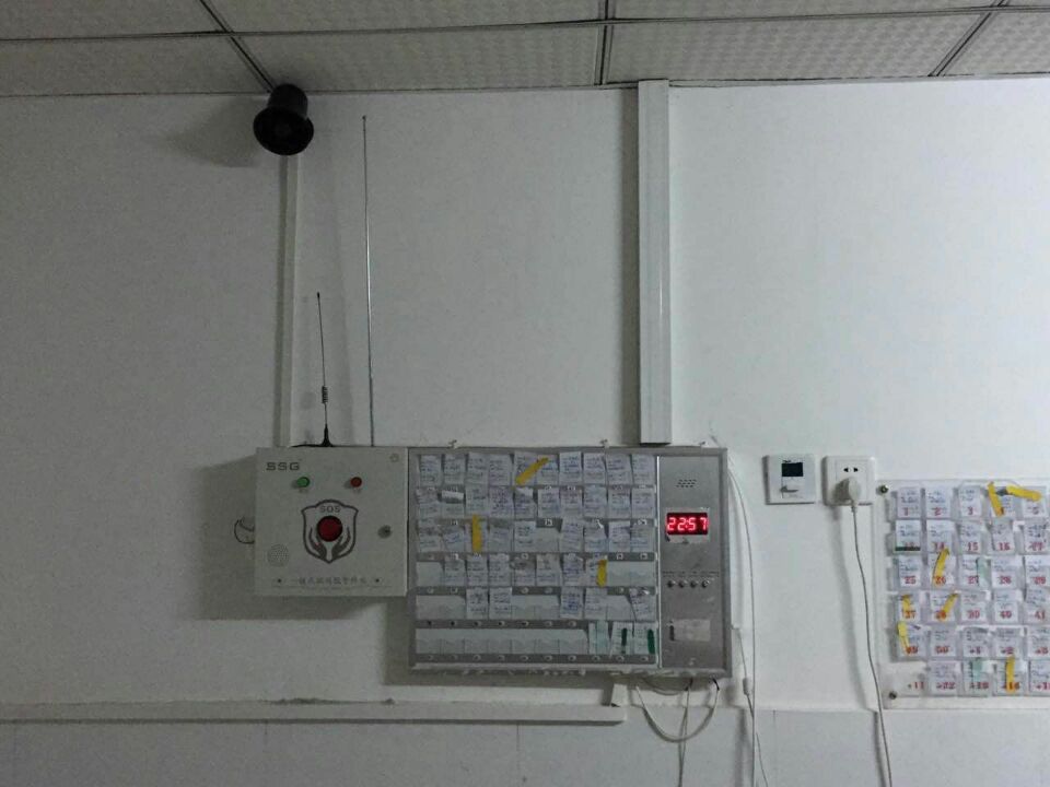 �t(y��)Ժ���bһ�Iʽ��ϵ�y(t��ng)�̲��ݾ�